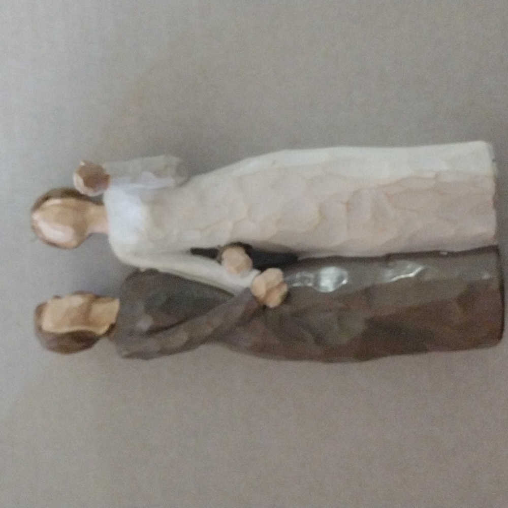 Willow tree figurine